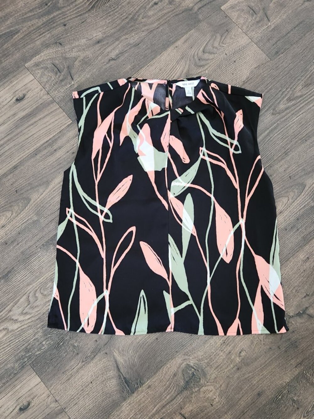 Womens Nine West Sleeveless Blouse - Medium